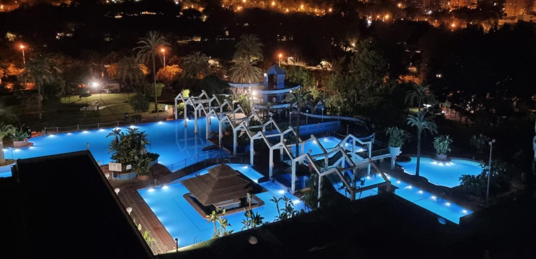 Apartamento Benalbeach 1ª Línea De Playa Precio Mensuales *